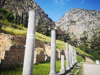 Portique des Athéniens à Delphes (Grèce, Europe)
