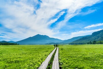燧ケ岳への一本道