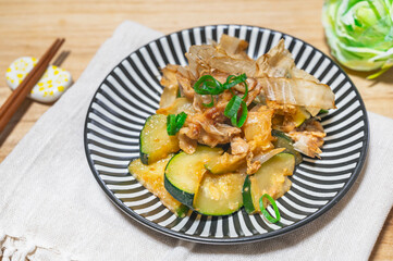 豚肉とズッキーニのみそ炒め