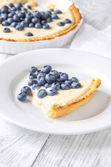 Pie with fresh blueberries