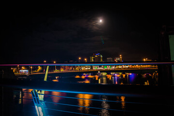 Fototapeta na wymiar waterfront of belfast by night