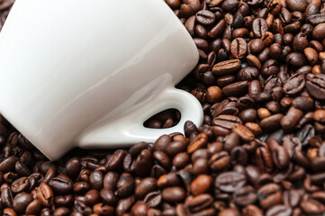 Kaffeebohnen als Textur isoliert