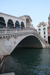 Fototapeta na wymiar rialto canal de veneza italia vista arquitetura