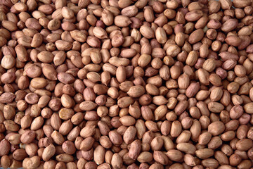 Grãos de amendoim com pele