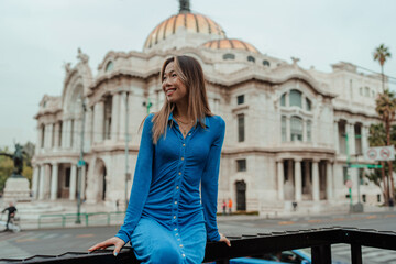 Fototapeta premium beautiful asian girl traveling alone