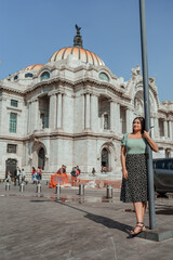 Obraz premium beautiful indian girl traveling alone 