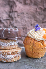 Alfajor vegano y budin vegano