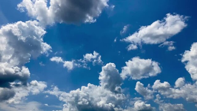夏の青空と雲の動き　タイムラプス