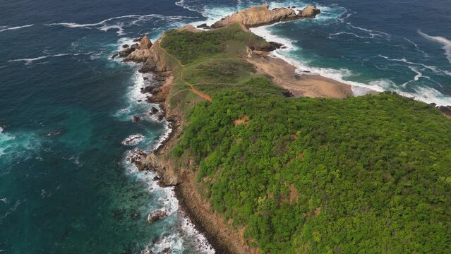 Punta Cometa Drone Video: A Must-See for Anyone Who Loves Adventure in Mazunte Oaxaca