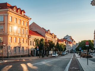 Naklejka premium Vilnius, Lithuania - 07 15 2023: Beautiful street in the center of Vilnius