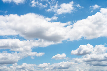 Obraz na płótnie Canvas 青空とモコモコと沢山の雲