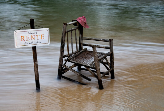 Rente, Deutschland, Hartz 4, Rentner, Altersarmut, Relative Armut, Rentenreform, Existensminimum, Grundsicherung, kleine Rente, Angst, 