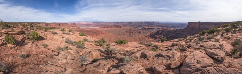 hiking the dead horse trail in dead horse point state park in utah, usa