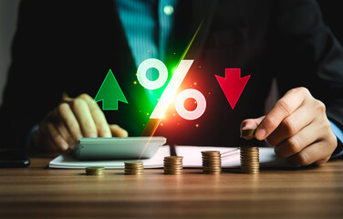 Investors calculate variable interest rates according to benchmarks. Offers flexibility but carries...