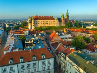 Naklejka na ściany i meble Zamek Królewski na Wawelu w Krakowie z lotu ptaka = dron mavic 3 classic
