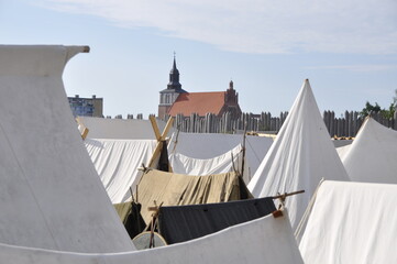 Skansen Słowian i Wikingów, teren obozu, Wolin, Jomsborg, inscenizacja życia na przełomie IX - XI wieku © Albin Marciniak
