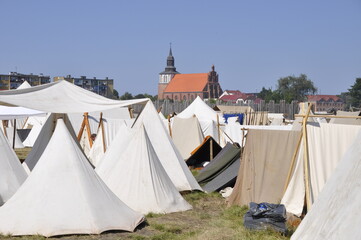 Skansen Słowian i Wikingów, teren obozu, Wolin, Jomsborg, inscenizacja życia na przełomie IX - XI wieku © Albin Marciniak