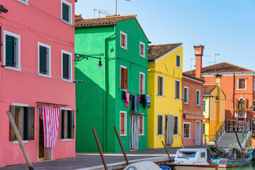 Fototapeta na wymiar Tranquil scene with the colorful houses in Burano island, Venice