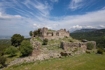 Fototapeta na wymiar Old castle; Yogurtcu Castle, Manisa - Turkey