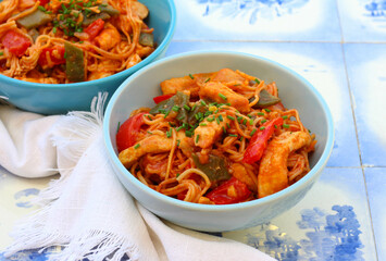 Chicken breast with green beans, bell pepper and noodles