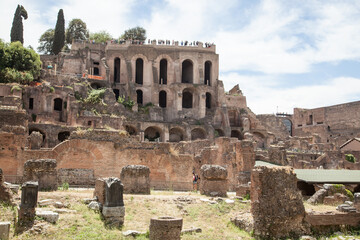 Foro Romano is the ruins of many important ancient buildings at the center of Rome.