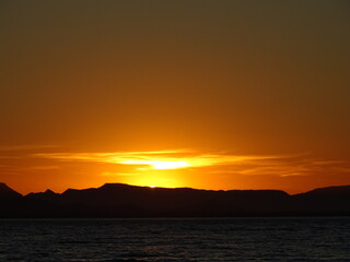 Una bonita puesta de sol en La Manga, Cartagena (España) © Pablirous