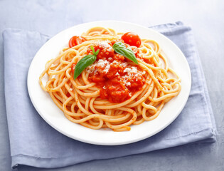 SPAGHETTI AL POMODORO