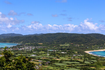 2つの海に挟まれた街