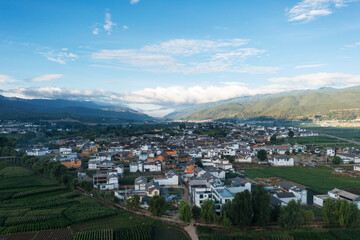 Obraz premium Village and fields in Shaxi, Yunnan, China.