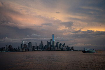 Fototapeta na wymiar New York City Skyline during sunset