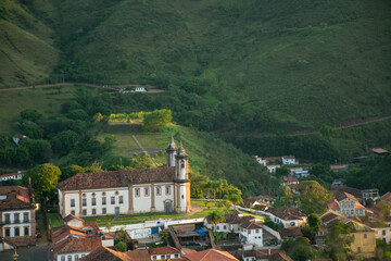 Obraz premium Igreja Nossa Senhora do Carmo, luz do entardecer, centro histórico de Ouro Preto, Minas Gerais, Brasil