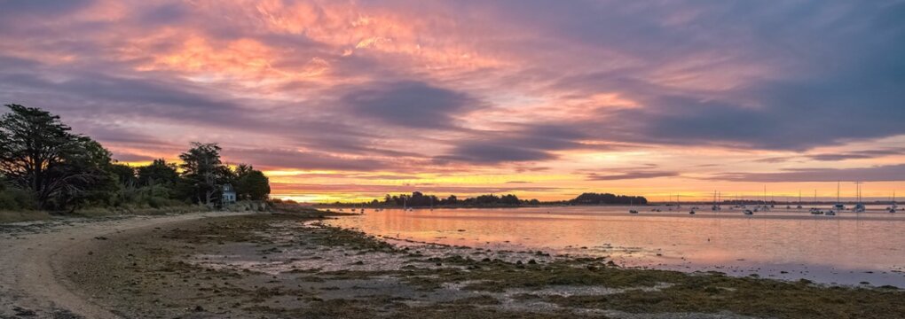 Brittany, Ile d Arz, seascape at sunset