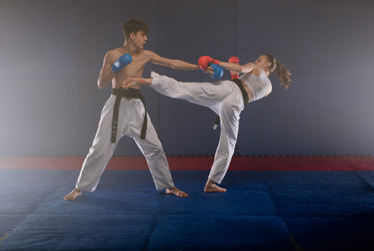 Ura Mawashi Geri practice