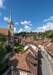 Obraz premium Scenic aerial view of Bern's old town seen from Rose Garden viewpoint, Switzerland.