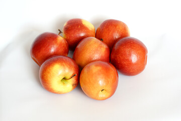 Varietà di mele rosse italiane. Frutto salutare e dietetico
