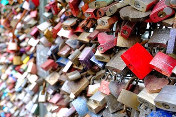 Liebesschlösser an einer Brücke in Köln Deutschland