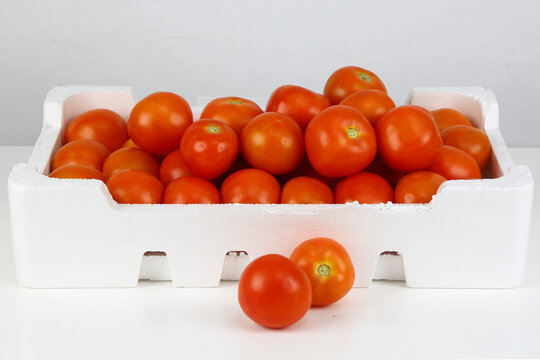 Image of a bunch of tomatoes