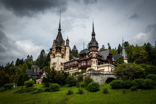 Peles Castle, Sinaia, Prahova County, Romania: Famous Neo-Renaissance castle in the Carpathian Mountains, Europe