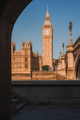 Naklejka premium Big Ben, Westminster Bridge on River Thames in London, the UK. English symbol. Lovely puffy clouds, sunny day