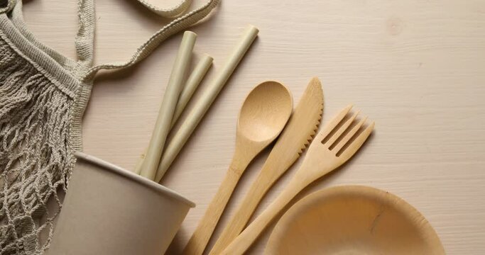 Eco-friendly alternatives to plastic household items
