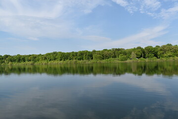 Obraz na płótnie Canvas Tranquil Lake Reflection