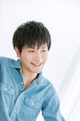 笑顔の男性のポートレート