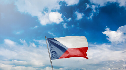 mavi gök yüzü arka planında çekya bayrağı Translation: flag of czechsia on blue sky background