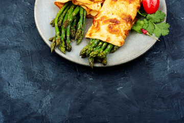 Healthy asparagus omelet