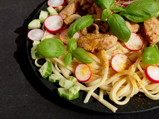 Linguine mit Putenfleisch