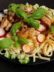 Linguine mit Putenfleisch