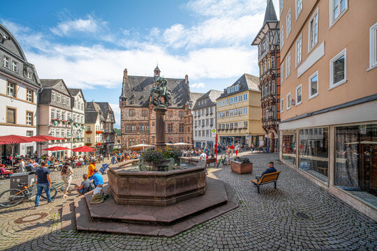 Marburg (Hessen) Altstadt mit Marktplatz und Rathaus