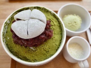 korean matcha BIngsu with red beans