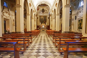 Fototapeta na wymiar Interior of the church of the sanctuary of Santa Verdiana in Castelfiorentino, Tuscany, Italy