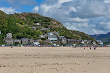 Fototapeta na wymiar view of the town of Barmouth from the beach, UK